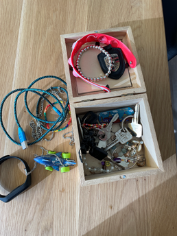 Kistje sleutels en sieraden
